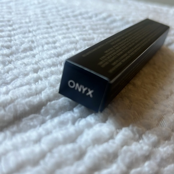 Eyeliner - Picture 3 of 9